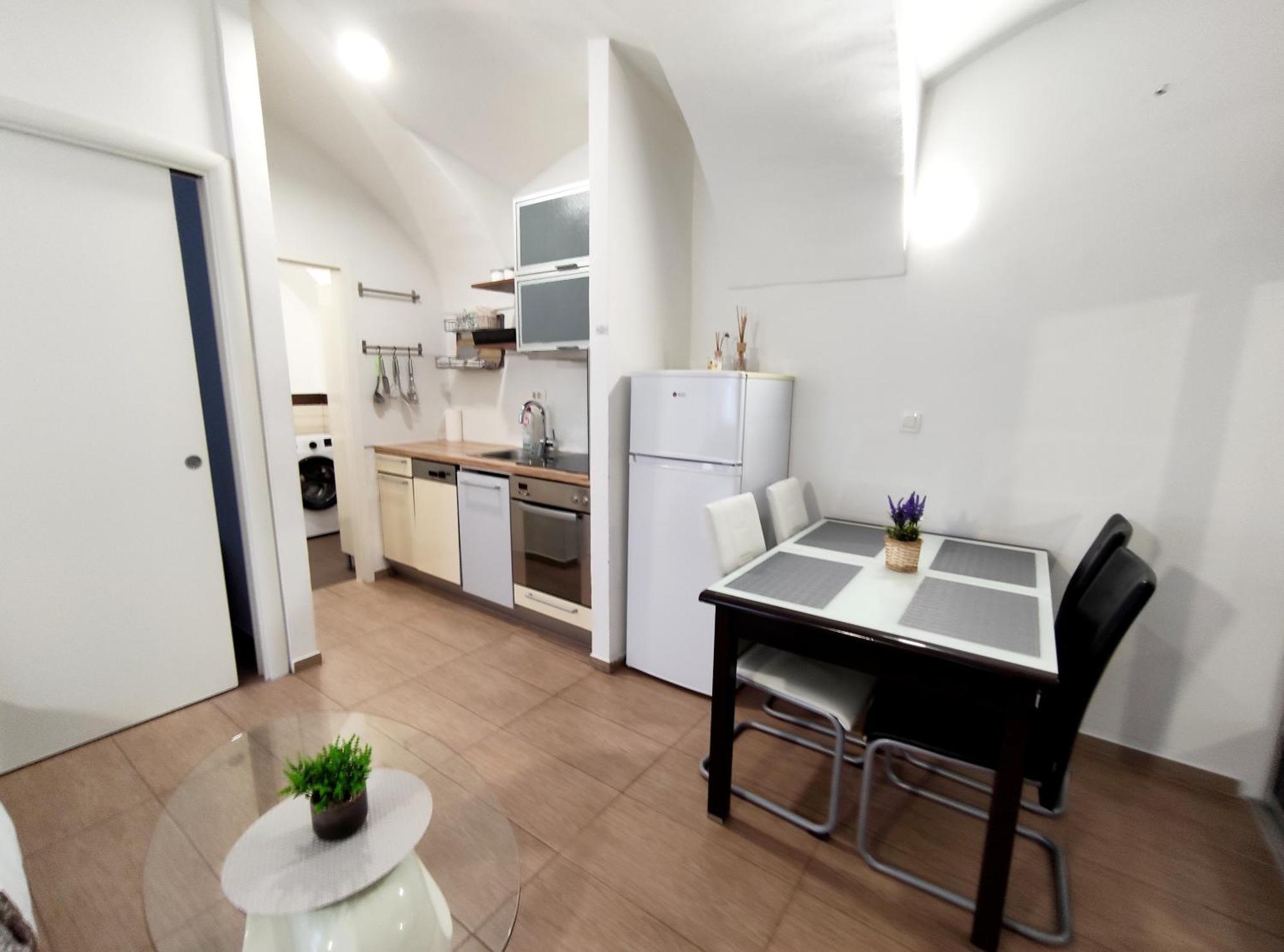 Studio Apartment Sisters 3-4 Любляна Экстерьер фото